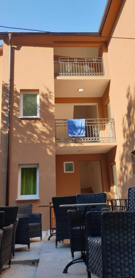 Apartments Scorpio โกตอร์ ภายนอก รูปภาพ