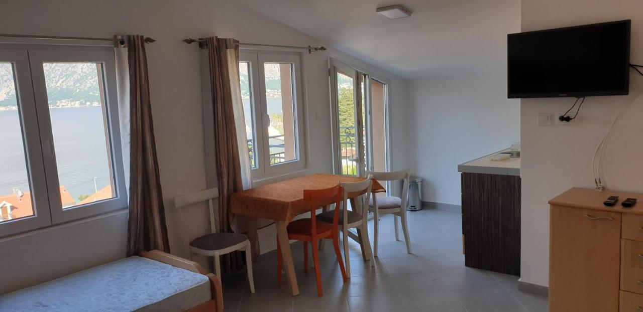 Apartments Scorpio โกตอร์ ภายนอก รูปภาพ