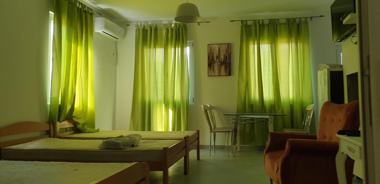 Apartments Scorpio โกตอร์ ภายนอก รูปภาพ