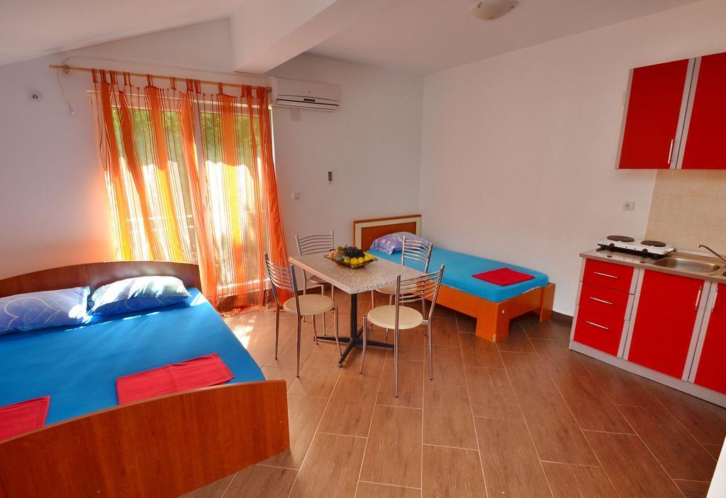 Apartments Scorpio โกตอร์ ห้อง รูปภาพ