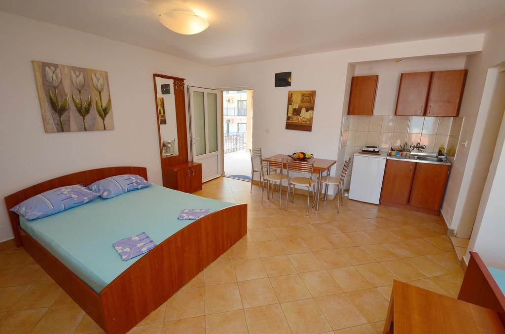 Apartments Scorpio โกตอร์ ห้อง รูปภาพ