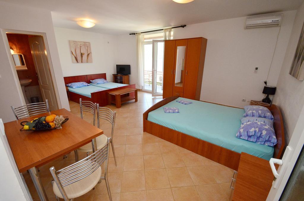 Apartments Scorpio โกตอร์ ห้อง รูปภาพ