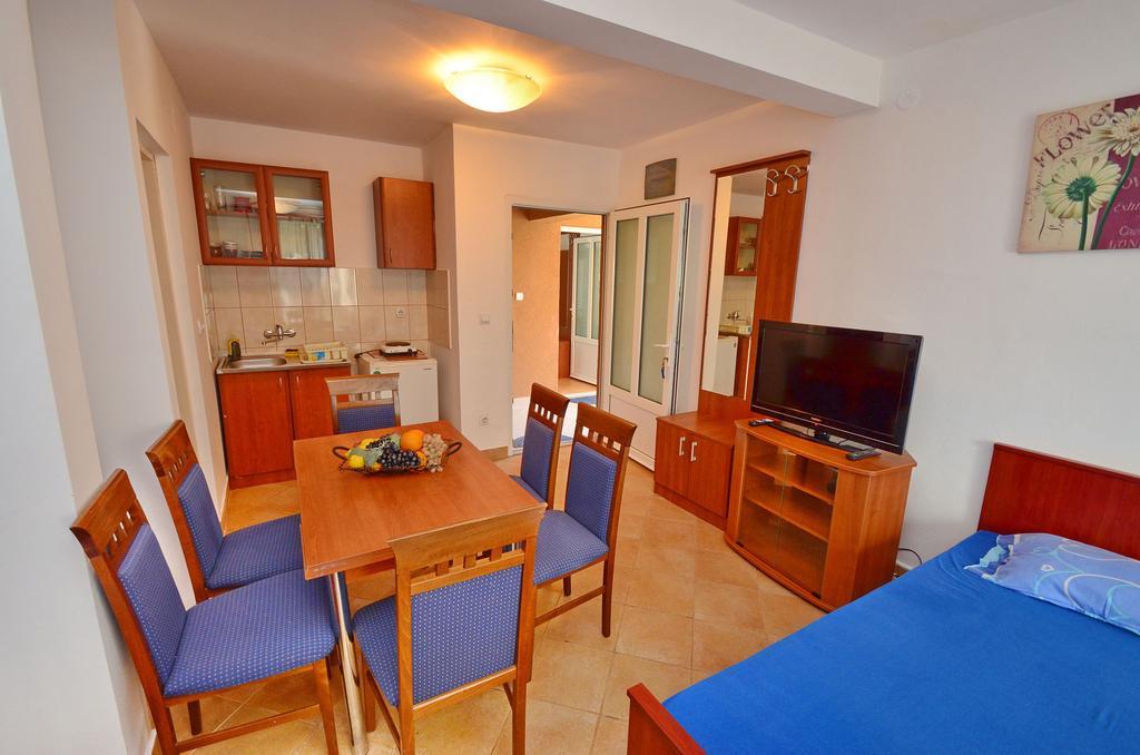 Apartments Scorpio โกตอร์ ห้อง รูปภาพ